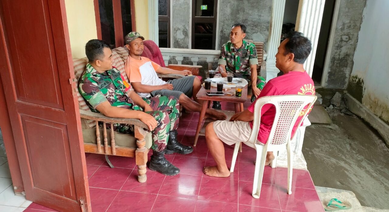 Babinsa Koramil Ponggok Gelar Kegiatan Komsos