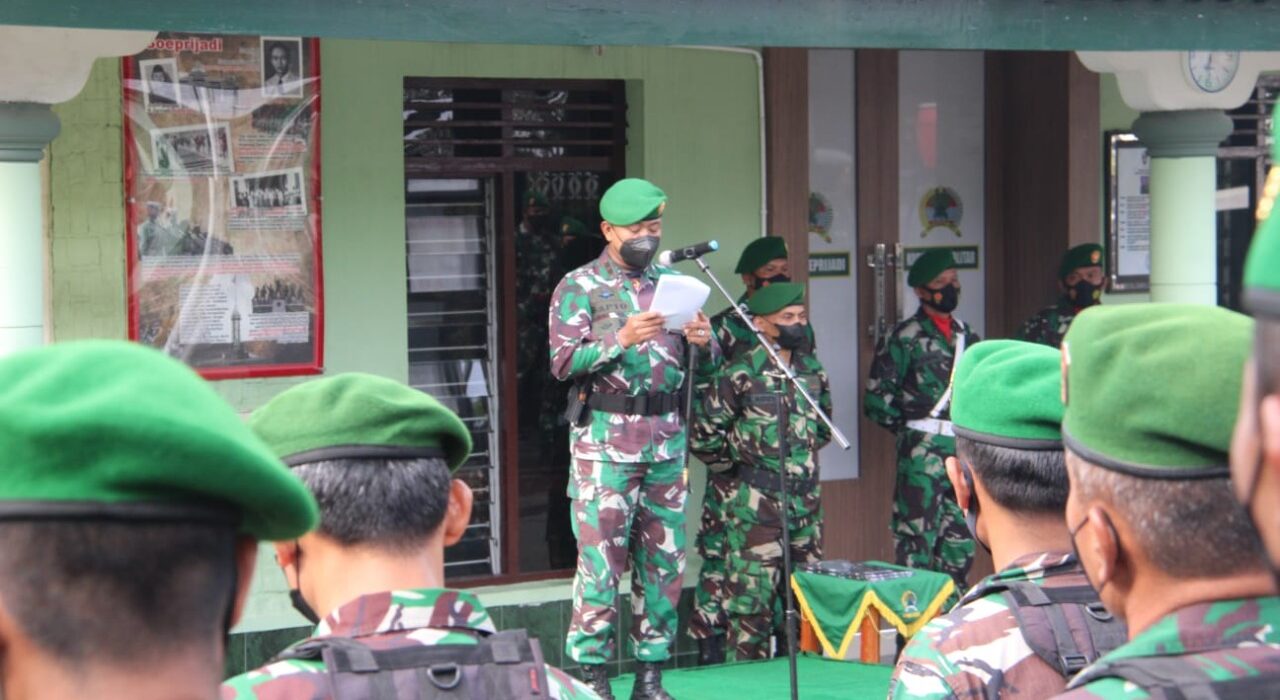 Pimpin Upacara Bendera 17-an, Dandim Blitar Bacakan Amanat KASAD