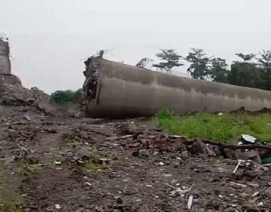 Cerobong Asap milik PT.Panasia yang di robohkan dan menyebabkan polemik