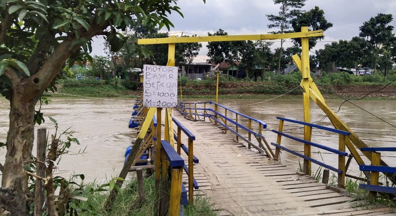 Viral Pungli Jembatan Penghubung