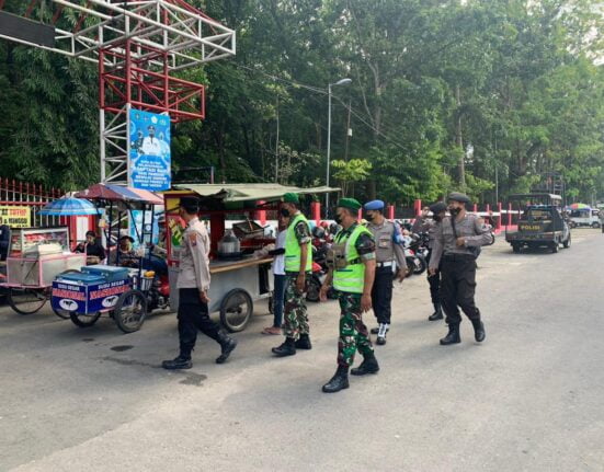 Menciptakan Situasi Aman dan Kondusif, Anggota Kodim 0808/Blitar Gelar Patroli Gabungan