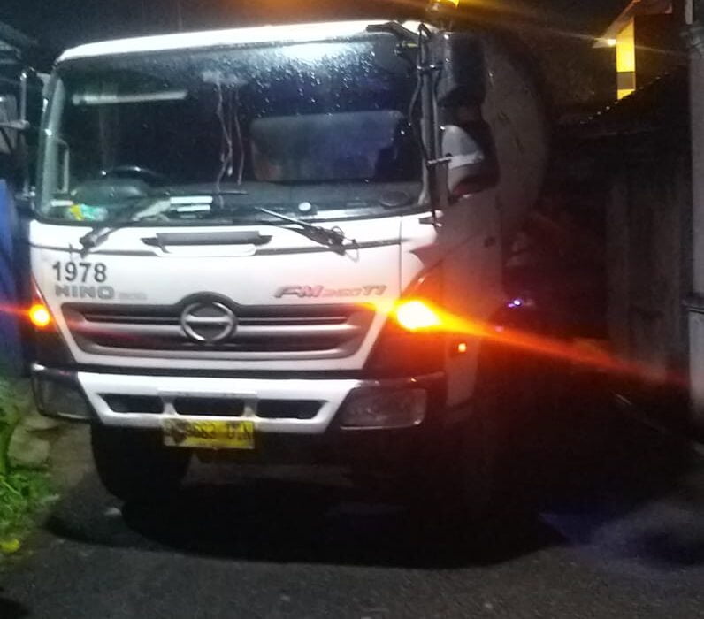 Supir Molen Nakal Jual Sisa Cor Beton Rigit