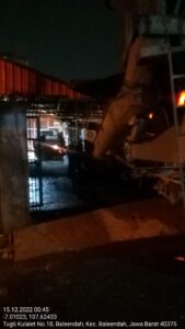 Supir Molen Nakal Jual Sisa Cor Beton Rigit