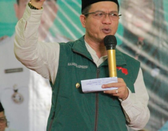 Kab Bandung - Rempug Bedas acara kunjungan H. M. Dadang Supriatna, Bupati Bandung menyampaikan kepada masyarakat