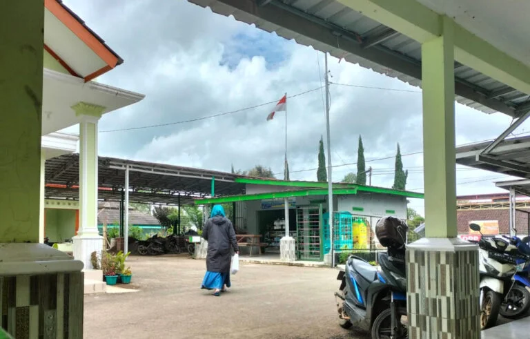 Desa Margamukti Anggaran Miliyaran, Bendera Robek "Tidak Menghargai Kepada Sejarah Bendera Merah Putih Dari Pengorbanan Hingga Kemerdekaan"