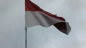 Desa Margamukti Bendera Robek dan Kusam masih dikibarkan 