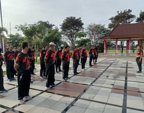 Agar Kesehatan Tetap Prima, Anggota Kodim 0808/Blitar Gelar Olahraga Bersama