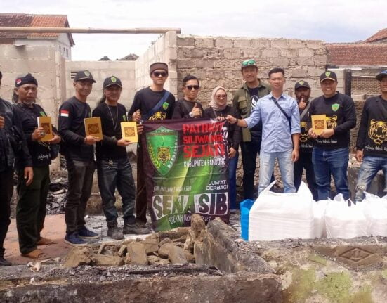 Paguyuban Patriot Siliwangi Sejati Sedekah Nasi Bungkus ( SENASIB ) Kepada Korban Kebakaran