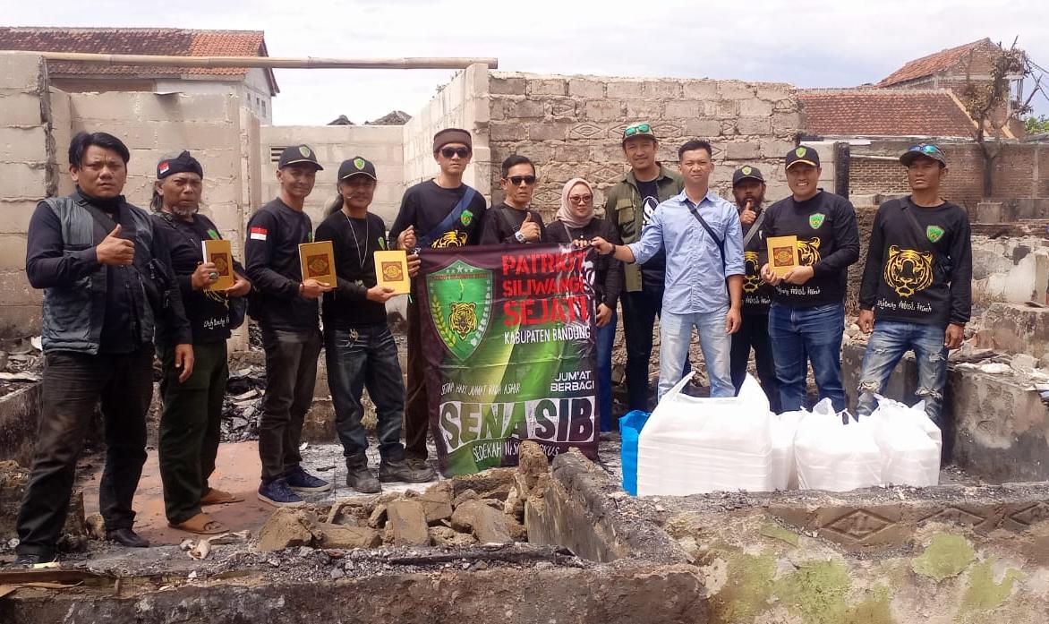 Paguyuban Patriot Siliwangi Sejati Sedekah Nasi Bungkus ( SENASIB ) Kepada Korban Kebakaran