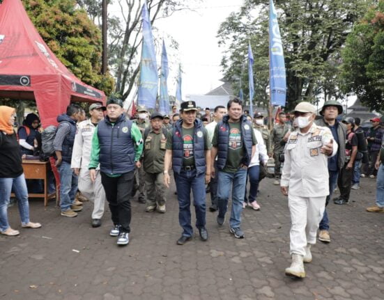 Bupati Bandung Buka Lomba Lintas Alam Nyukcruk Galur Pager Betis ke-13