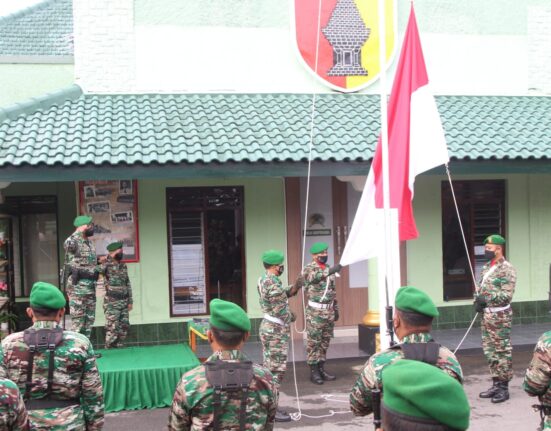 Pimpin Upacara Bendera Tujuh Belasan Bulan Februari 2023, Dandim 0808/Blitar Bacakan Amanat Kasad