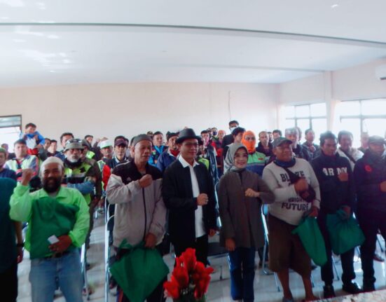 Acara Penyerahan Bantuan Sembako Tunjung Ketahanan Pangan Untuk Ojek Pangkalan
