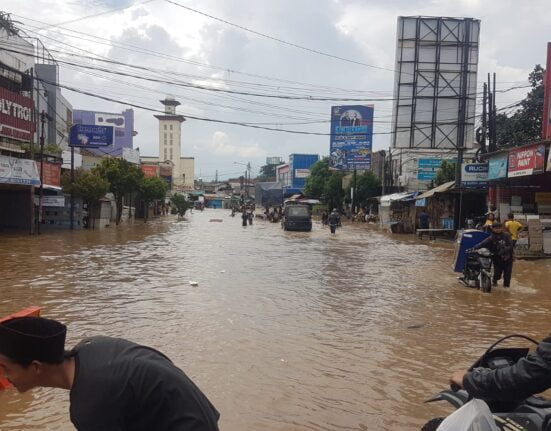 Sungai Citarum Meluap, Dayeuhkolot Banjir Kembali