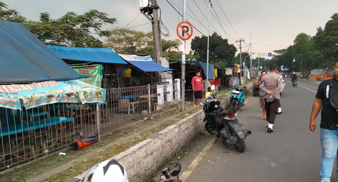 Penomena Parkir Liar Di Depan Kampus STT Telkom