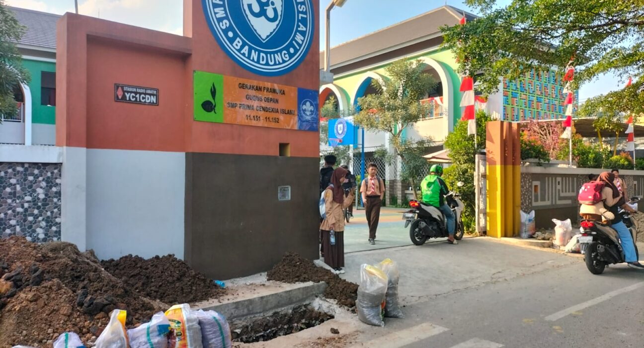 Pemasangan Pipa PDAM Di Jl. Prima Asri - Desa Malakasari Membahayakan Warga Masyarakat