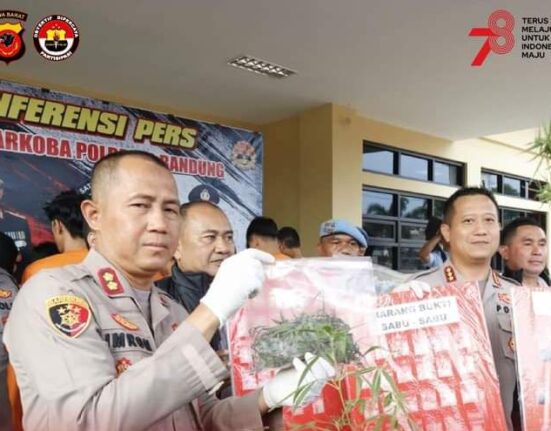 Sat Narkoba Polresta Bandung Amankan 12 Orang Tersangka Kasus Narkotika