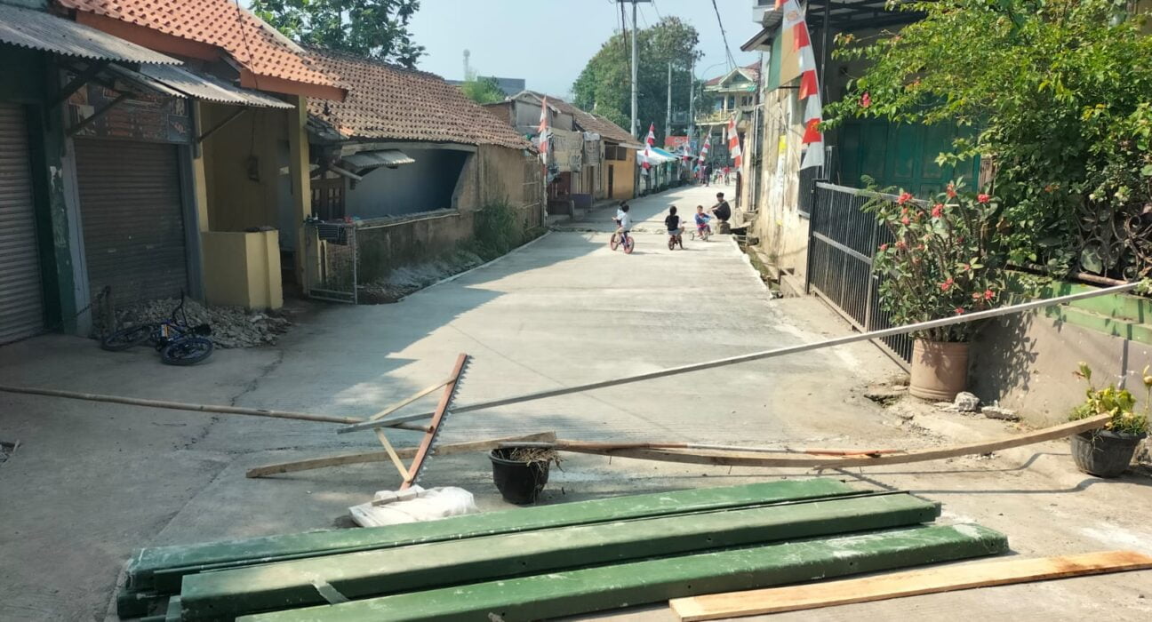 Pekerjaan Rabat Beton Di Desa Banjaran Tidak Ada Keterbukaan, Warga Mempertanyakan Dan Resah