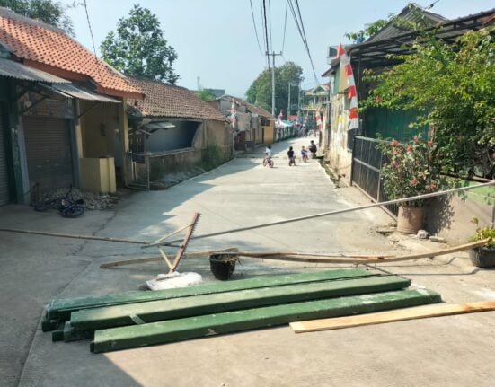 Pekerjaan Rabat Beton Di Desa Banjaran Tidak Ada Keterbukaan, Warga Mempertanyakan Dan Resah