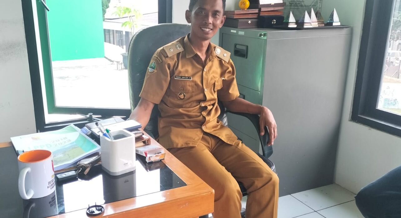Berita sanggahan dan Hak jawab dari kepala Desa Mekarsari. kades Ferry
