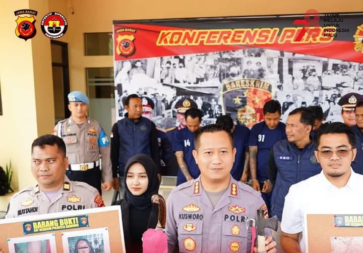 Polresta Bandung Tembak Ditempat Pelaku Begal Berkedok Polisi