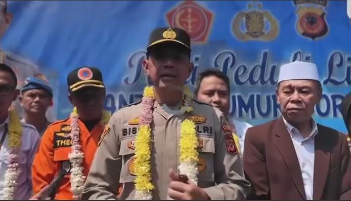 Bakti Sosial Polri Peduli Lingkungan, Kapolresta Bogor Kota Berikan Bantuan Sumur Bor Dan Pompa Air Ke Warga Kampung Tugu