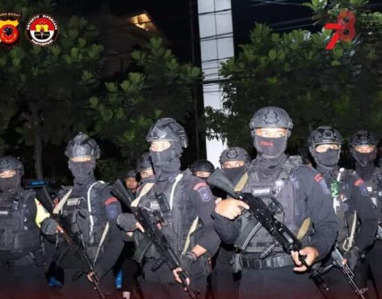 Polrestabes Bandung Melaksanakan Kegiatan Rutin Yang Di Tingkatkan (KRYD) Di Wilayah Kamtibmas Kota Bandung
