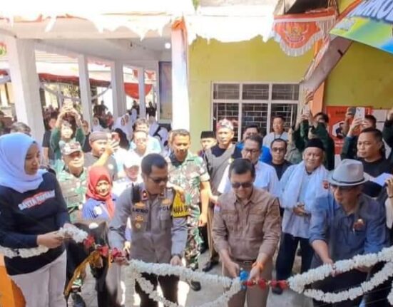 SATUAN RESERSE NARKOBA POLRES SUBANG, POLDA JABAR MERESMIKAN KAMPUNG BEBAS DARI NARKOTIKA DAN OBAT-OBATAN TERLARANG