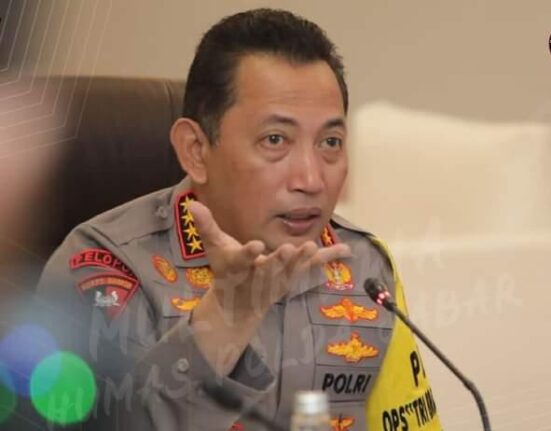 Kapolri Kunjungi Dan Melakukan Analisa Serta Evaluasi Pengamanan KTT ASEAN Di Posko Command Center