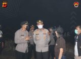 Polres Cirebon Kota Bantu Padamkan Kebakaran Lahan TPA Kopi Luhur