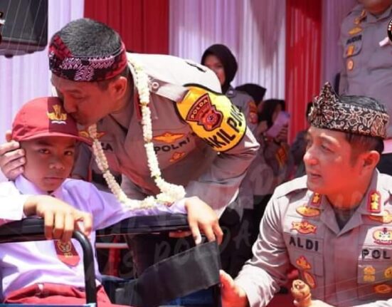 Wakapolda Jabar Resmikan Polri Peduli Lingkungan Berupa Bantuan Sumur Bor Dan Pompa Air