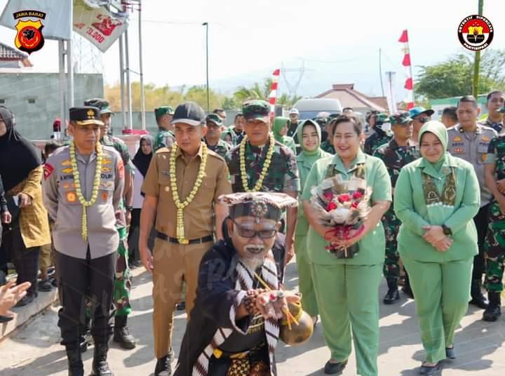 Kapolda Jabar Ikut Menghadiri Panen Raya Wilayah Kodam III Siliwangi
