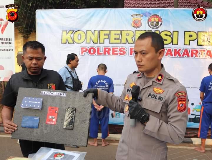 Gelapkan Uang Perusahaan Sebesar Rp. 2,5 Milyar, Seorang Karyawan Diaman Polres Purwakarta