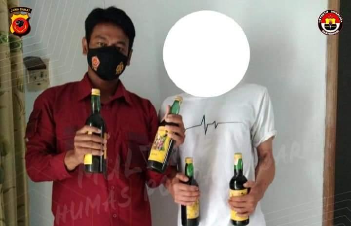 Polsek Kedawung Polres Cirebon kota rutin Ops pekat ,Berhasil Amankan sejumlah Miras.