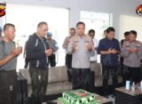 HUT TNI Ke-78, Kapolres Cirebon Kota Beri Surprise Dandim 0614/Kota Cirebon
