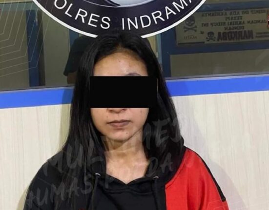 Polres Indramayu Amankan Seorang Wanita Muda Yang Diduga Kuat Terlibat Ketersediaan Obat Farmasi Tanpa Izin Edar