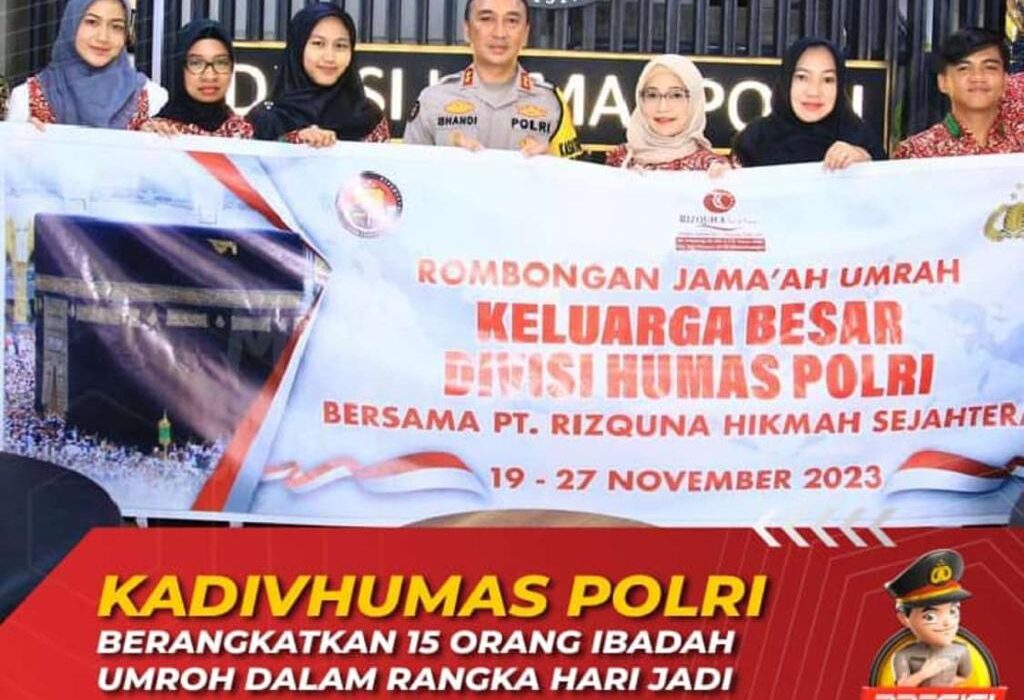 Kepala Divisi Hubungan Masyarakat Memberangkatkan 15 Orang Untuk Umroh Ke Tanah Suci