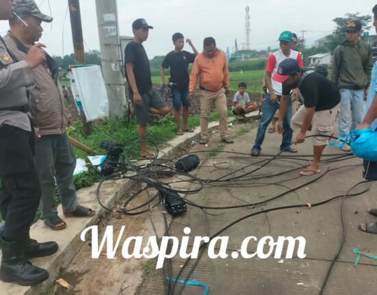 Robohnya Tiang Fiber Optik Di Desa Bojongsari Yang Ketiga Kalinya