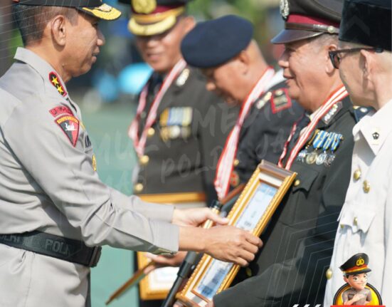 Hadiri Upacara Purna Bhakti Kapolda Jabar Ucapkan Terimakasih Atas Kinerja Dan Pengabdian Anggota Maupun ASN