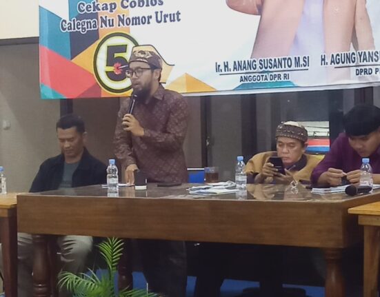 CALEG PARTAI GOLKAR BAHANA SELENGGARAKAN SILATURAHMI DENGAN WARGA DESA NEGLASRI