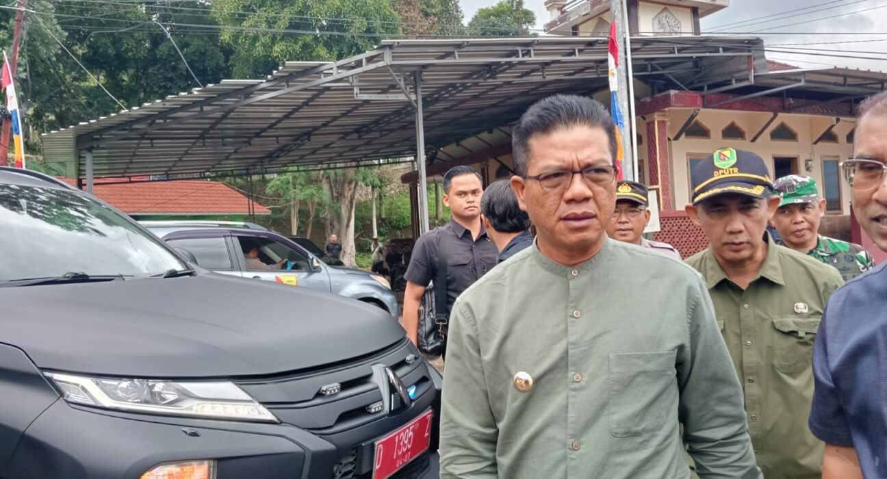 Bupati Bandung Ground Breaking RSUD Di Desa Sukawening