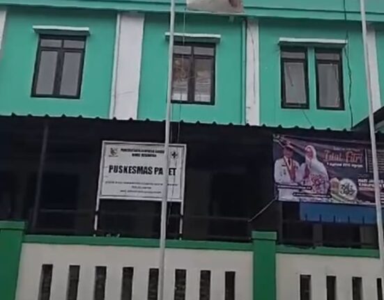 DIDUGA PONED PUSKESMAS PACET, TIDAK MENGHARGAI LAMBANG NEGARA INDONESIA