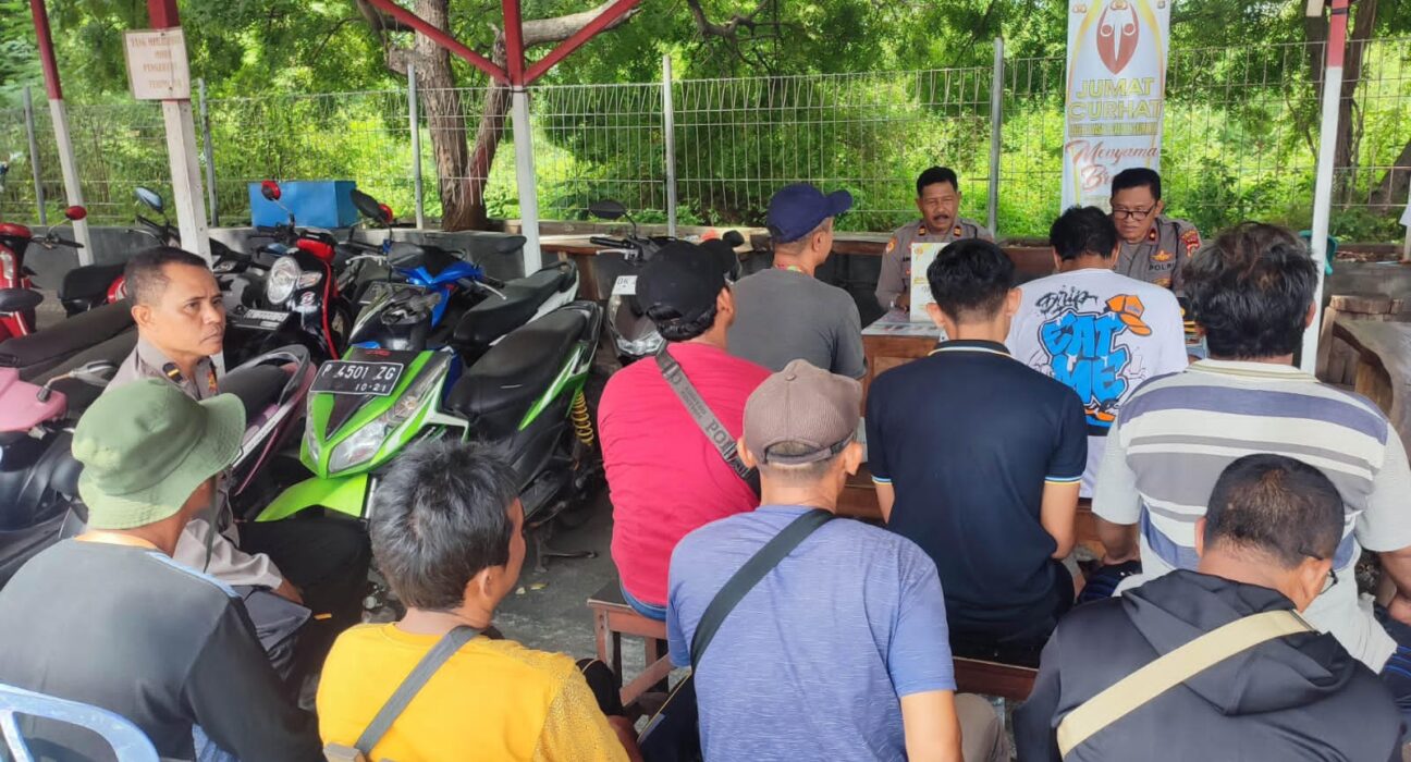 Kapolsek Gilimanuk Tatap Muka Bersama Kelompok Ojek Lewat Program Jum'at Curhat