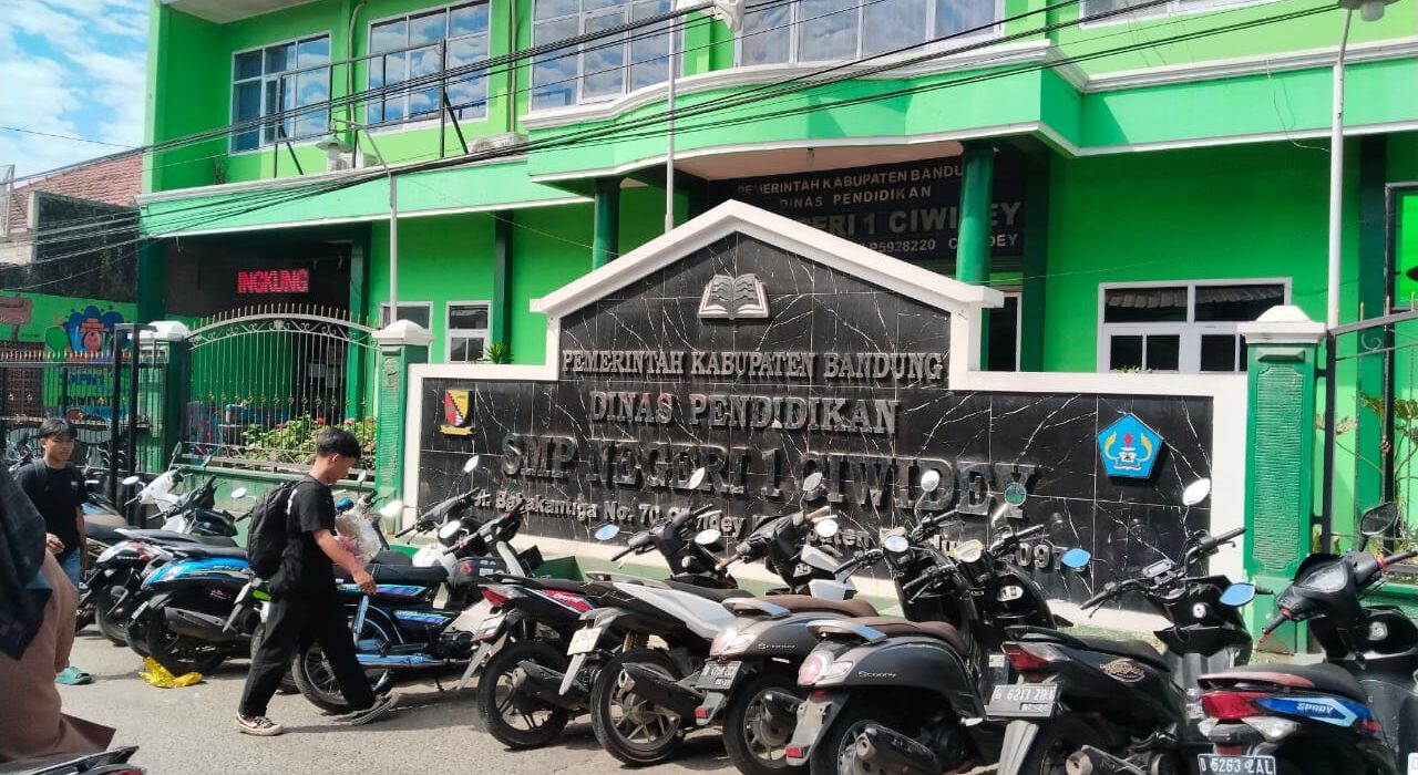 SMPN 1 Ciwidey Diduga Melakukan Praktek Pungli, Orang Murid Di Jadikan Korban