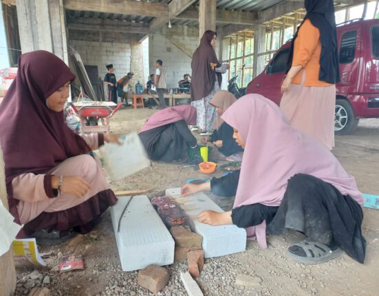 Serba Serbi Idul Adha Di Ponpes Ulul Albab Al-Qur'ani: Lomba Membuat Sate Meriahkan Perayaan