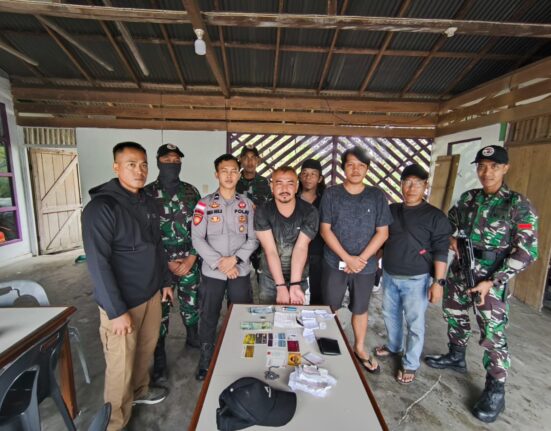 Satgas Pamtas RI-Malaysia Yonkav 12/BC Pos Gabma Sajingan Amankan TNI Gadungan