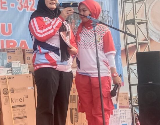 Eva Dwiana Terharu Menangis, Jalan Sehat HUT Kota Bandar Lampung Ke-342 di Hadiri Ribuan Masyarakat*