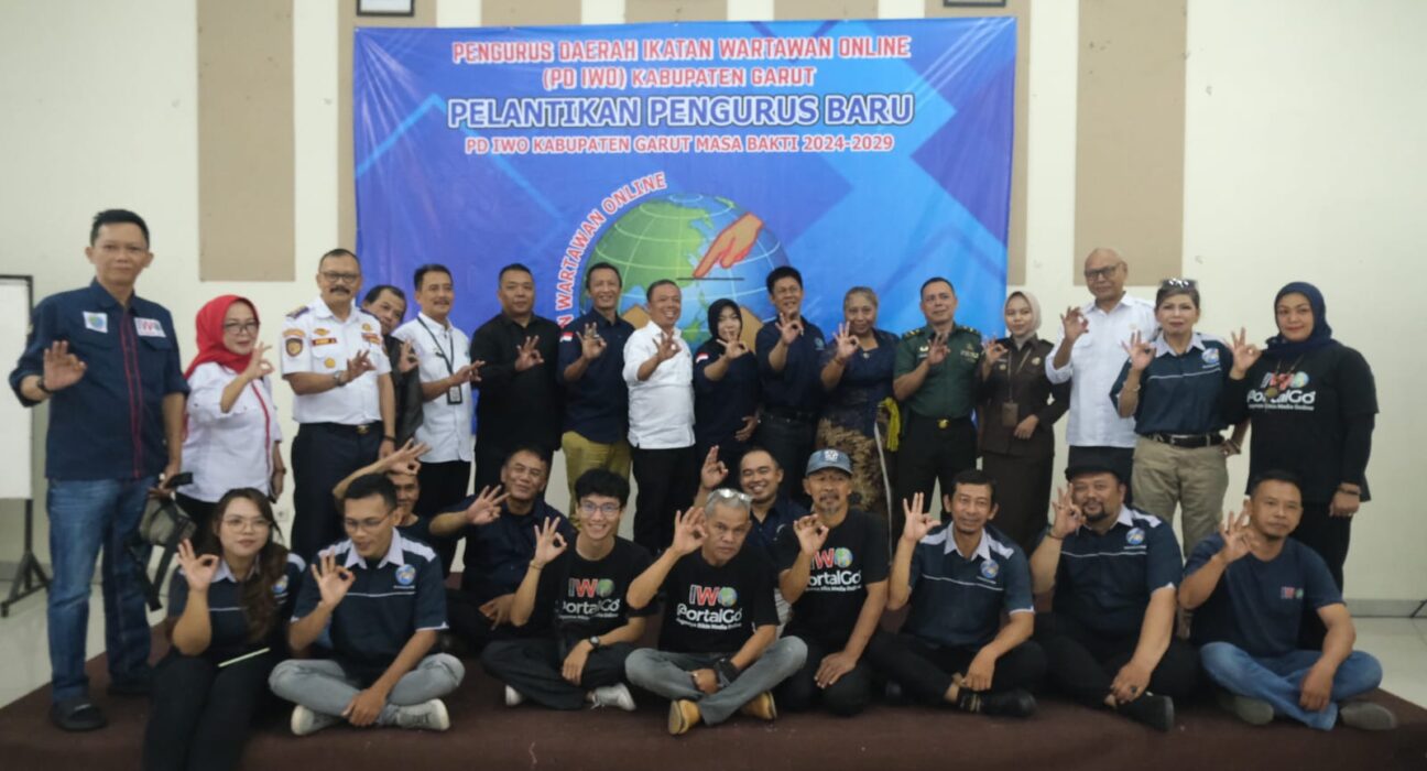 PD IWO Kabupaten Garut Di Lantik, Asisten Pemkesra Tekankan Peningkatan Kompetensi Wartawan