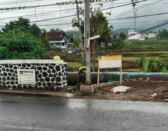 PEMBANGUNAN PENGUATAN BAWAH JEMBATAN CIGEREUH DIDUGA BERMASALAH