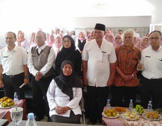Penuh Dengan Hikmat Di Acara Pisah Dan Sambut Kepala SMA Negeri 3 Garut