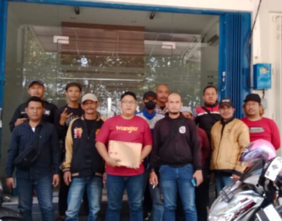 LSM ALAS Dampingi Debitur Laporkan PT. SMS Finance Ke Polresta Sidoarjo